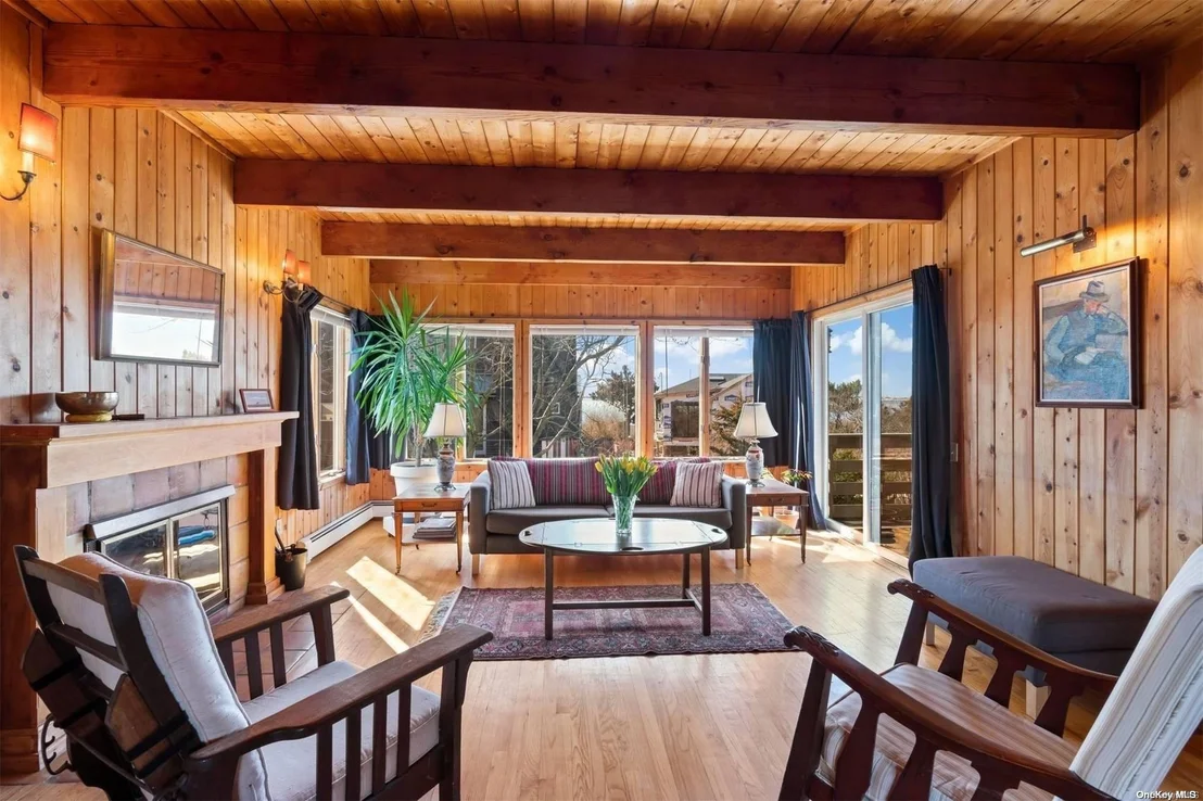 Photo of 85 Oak Beach Road