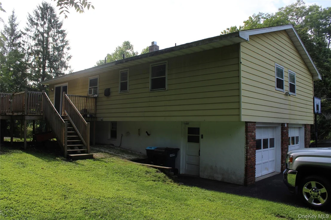 Photo of 230 Roosevelt Road