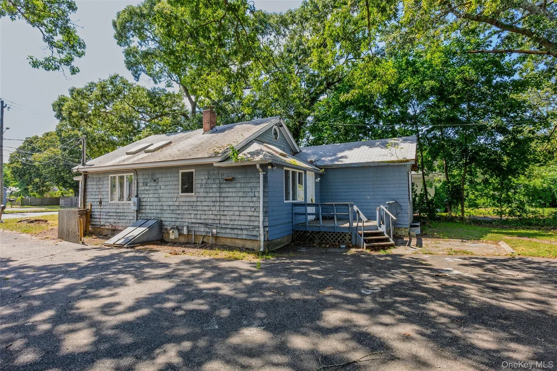 Photo of 426 Riverleigh Avenue