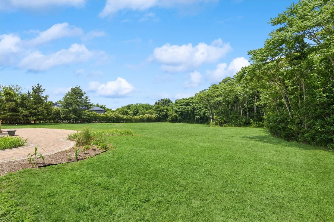 Photo of 1465 Ackerly Pond Lane