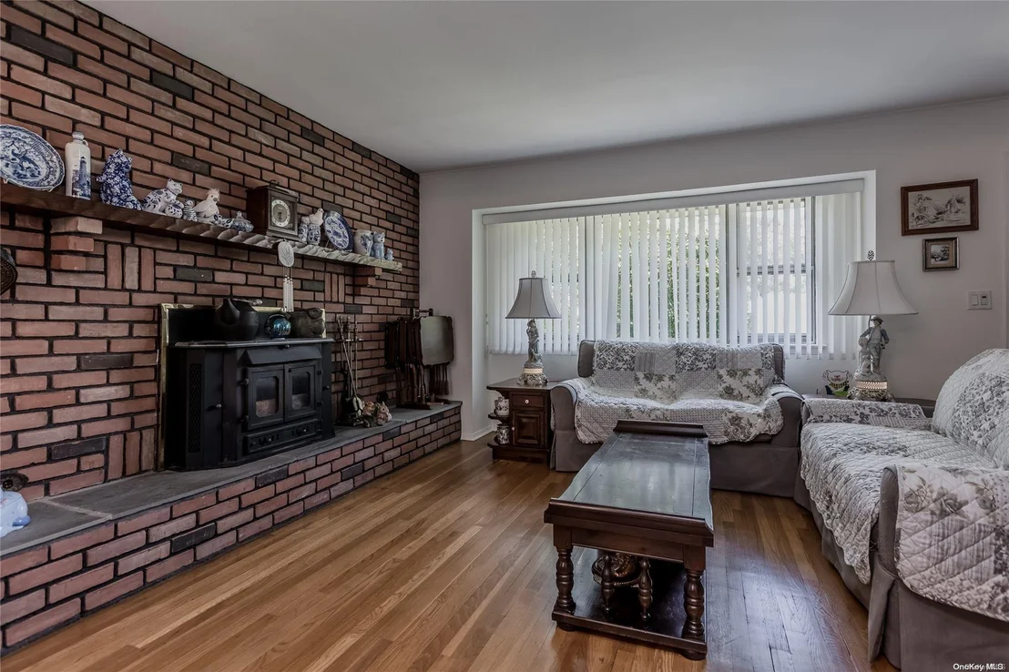 Photo of 53 Roxbury Drive