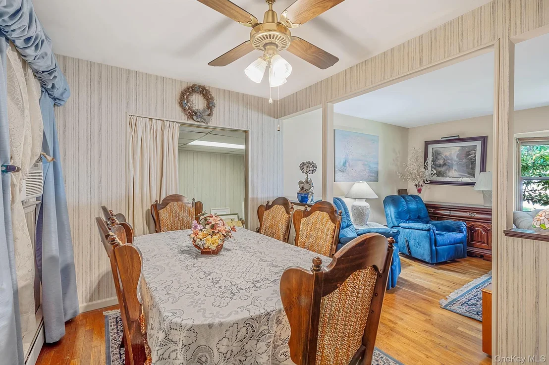 Photo of 376 Moriches Road