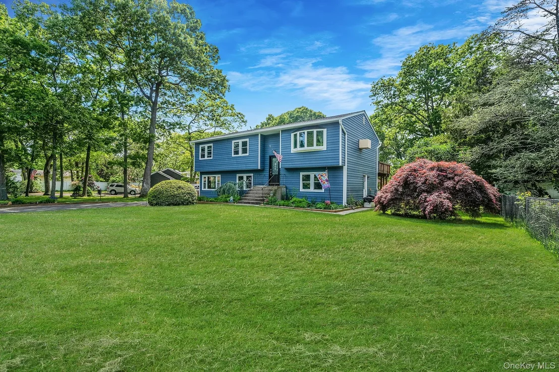 Photo of 489 Carnation Drive