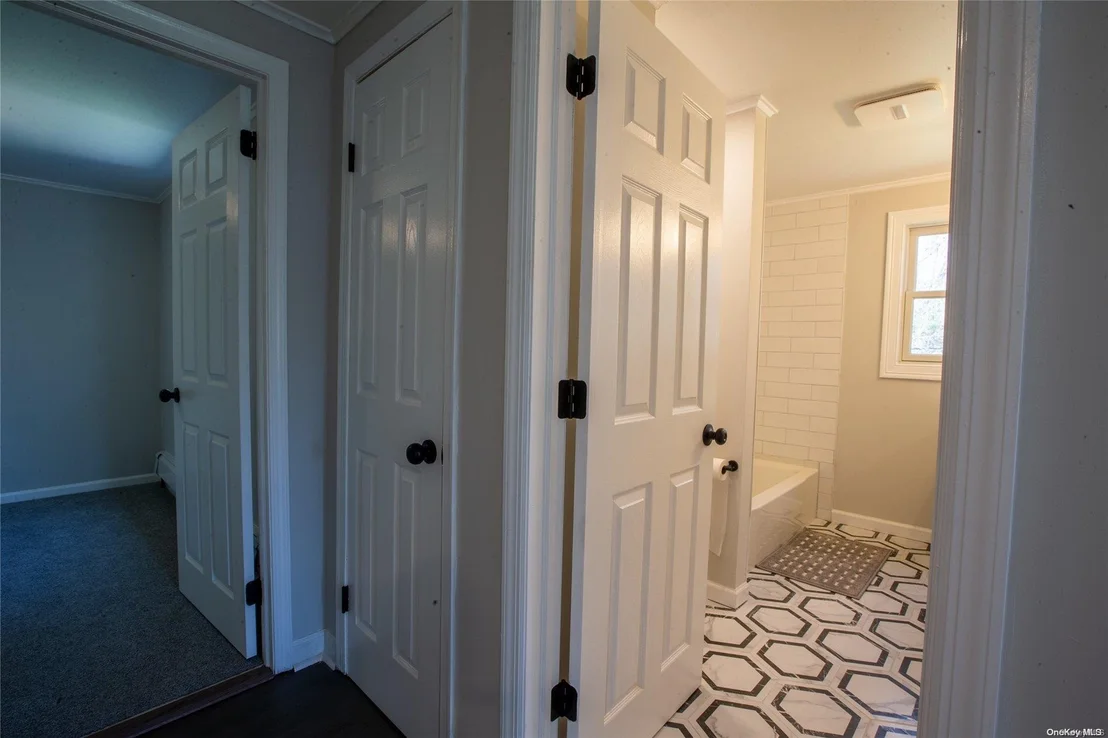 Photo of 434 Middle Road