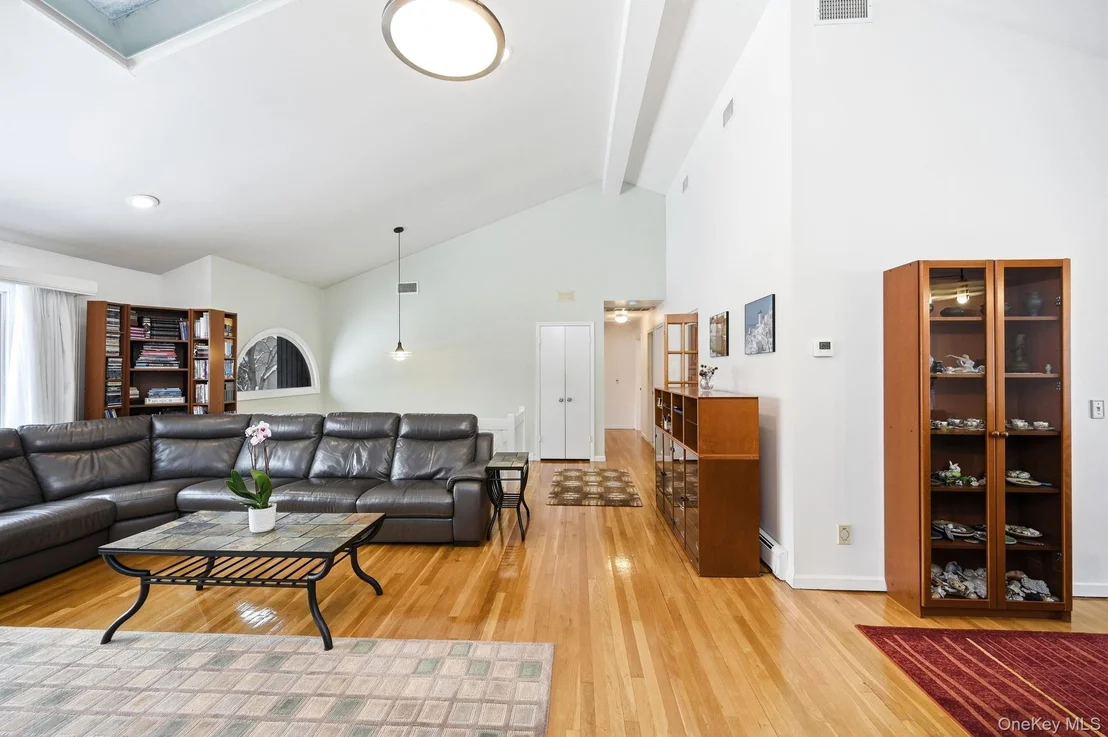 Photo of 10 Pine Brook Road