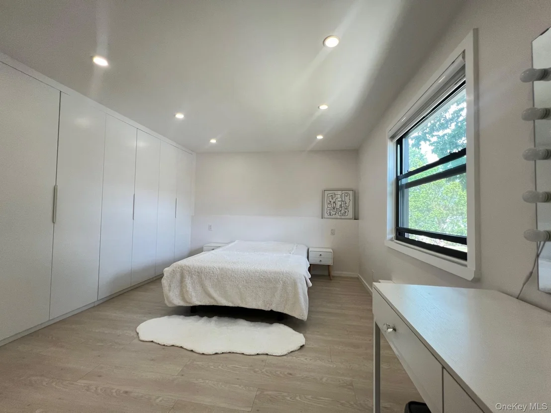 Photo of Unit B at 13707 68th Drive