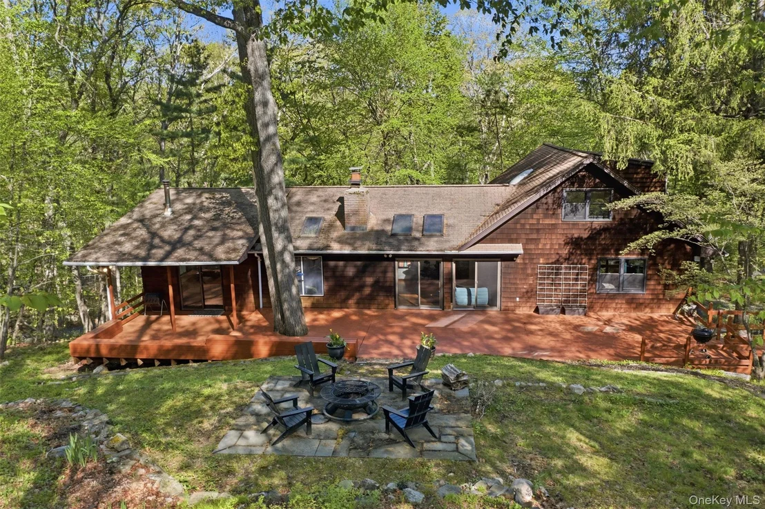 Photo of 8 Upper Shad Road
