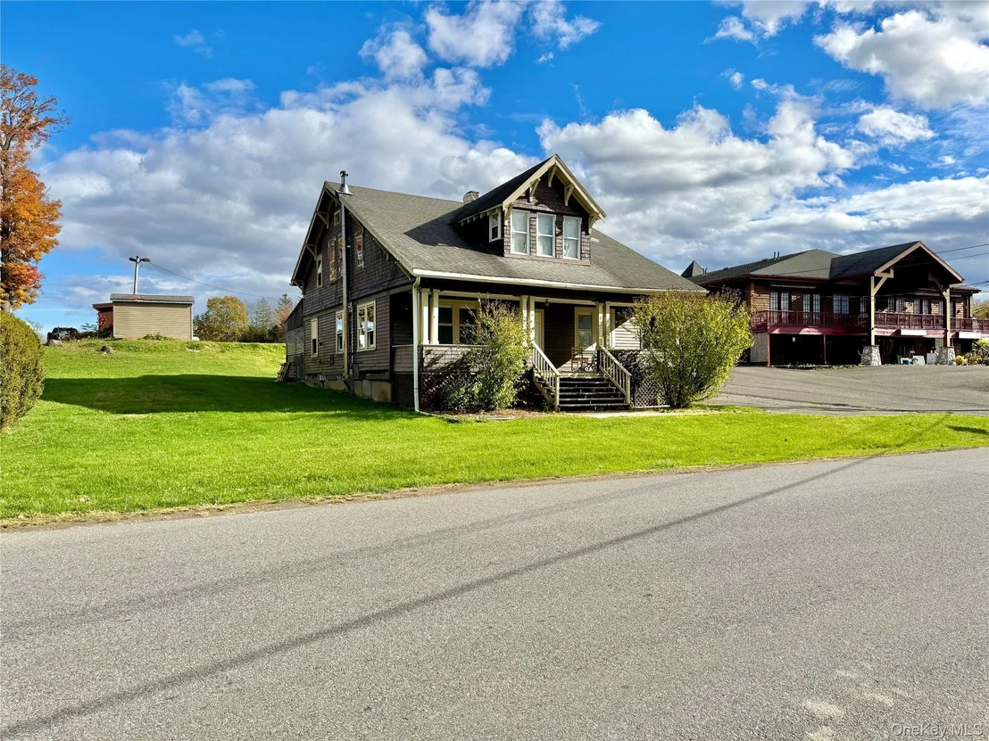 Photo of 8 Forest Hills Avenue