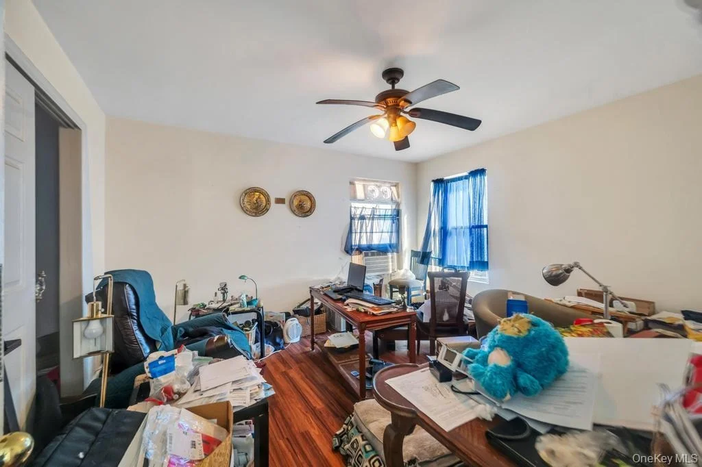 Photo of 3142 Shore Road