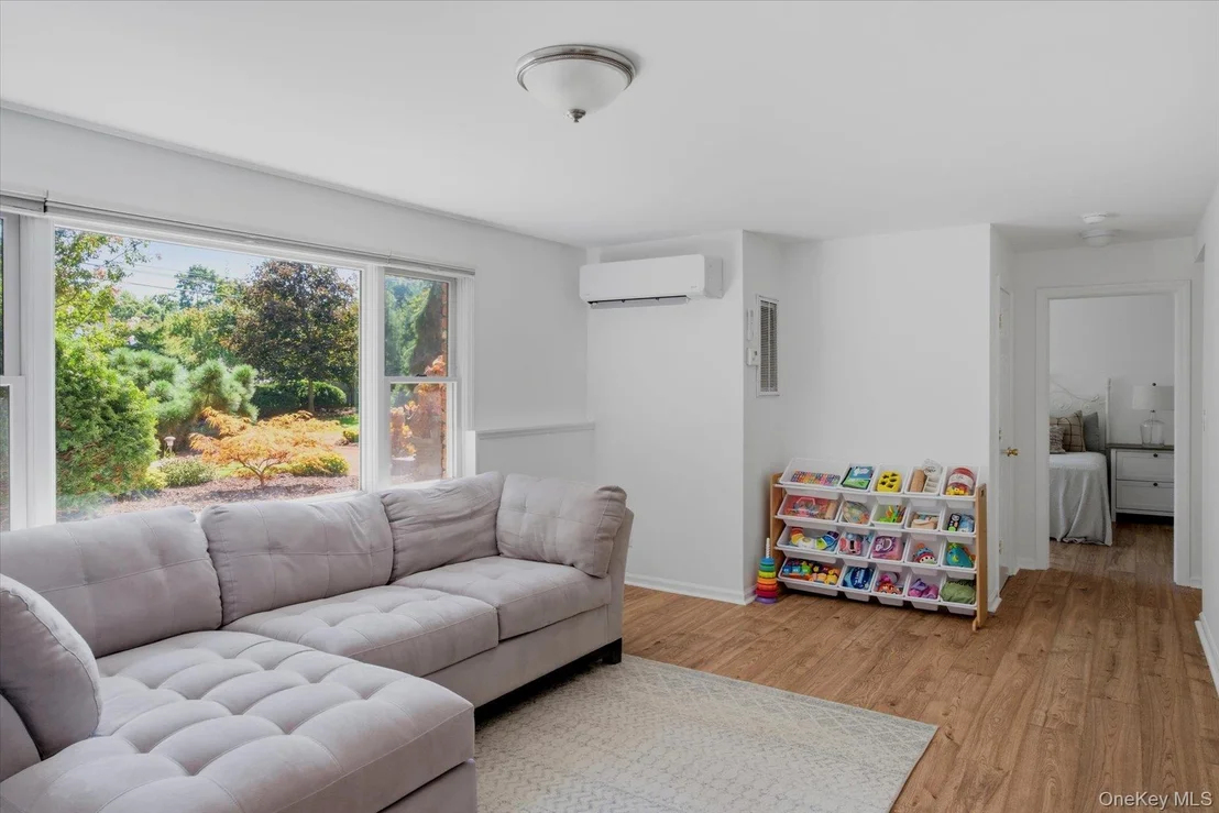 Photo of 772 Pulaski Road