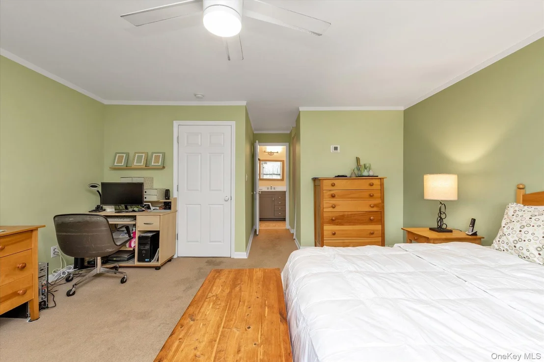 Photo of Unit 303 at 2355 Pershing Boulevard