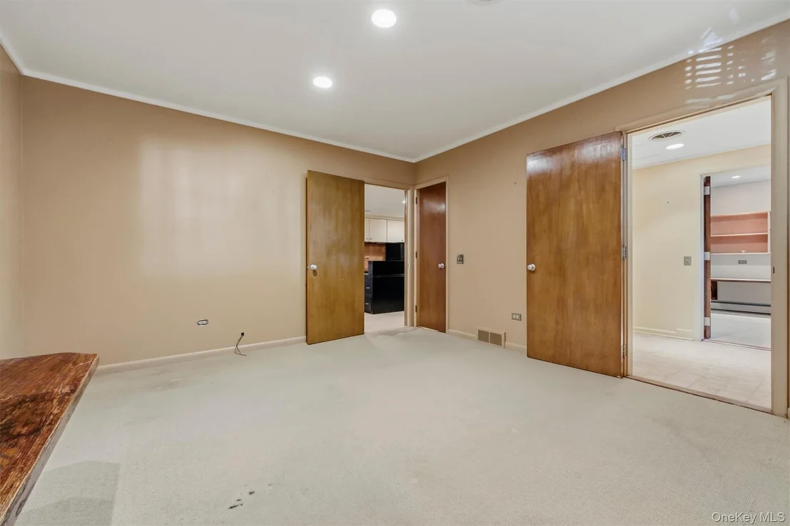 Photo of 17 Whitehouse Avenue
