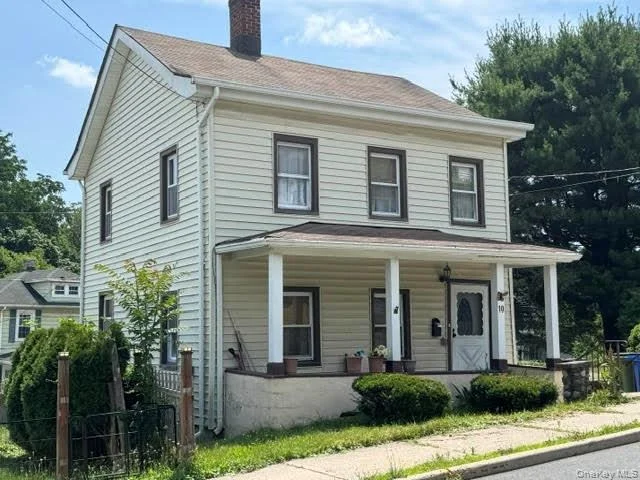 Photo of 10 Forest Avenue