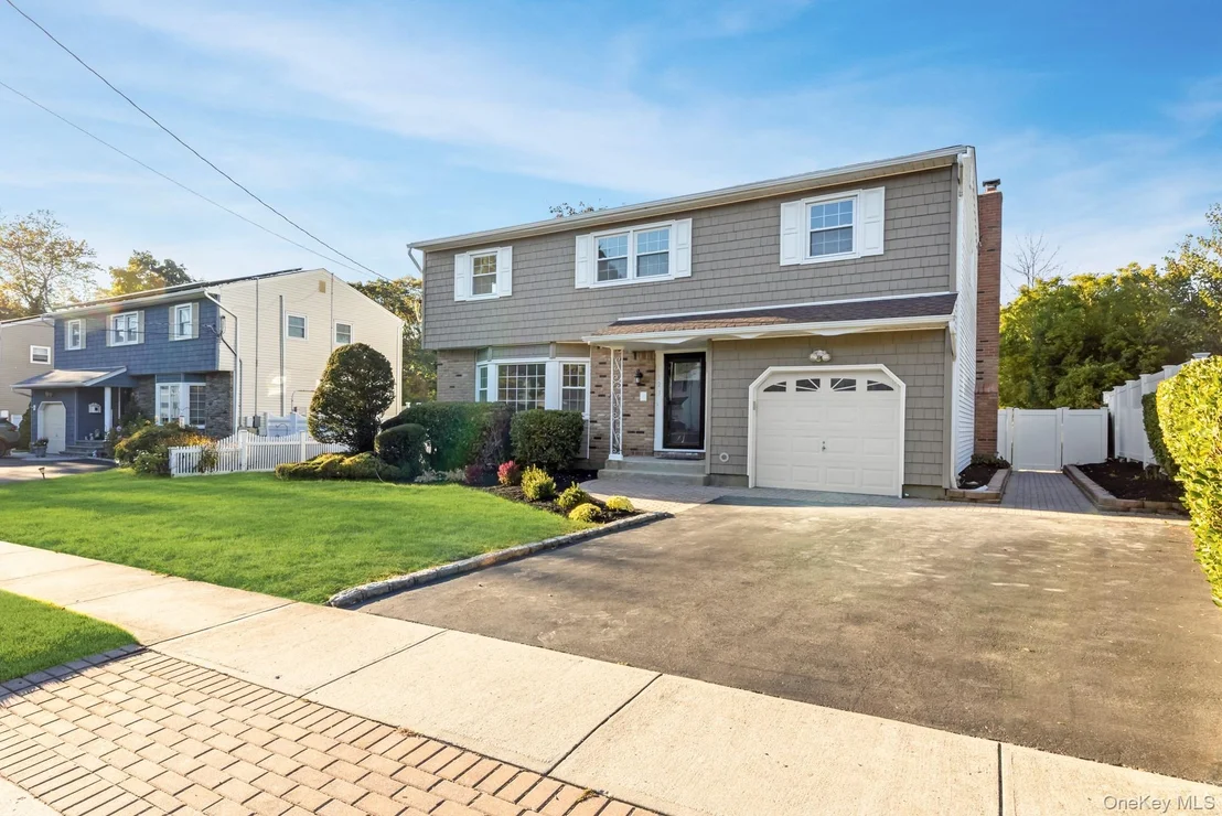 Photo of 123 Erlanger Boulevard