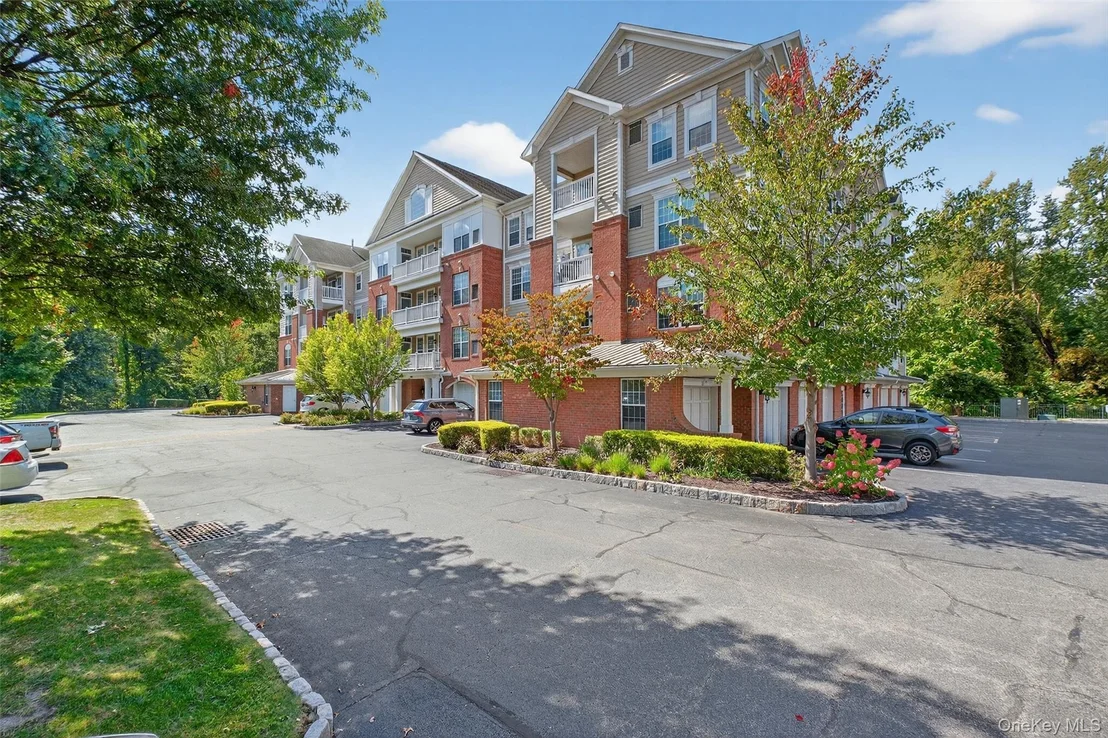 Photo of 423 Regency Drive