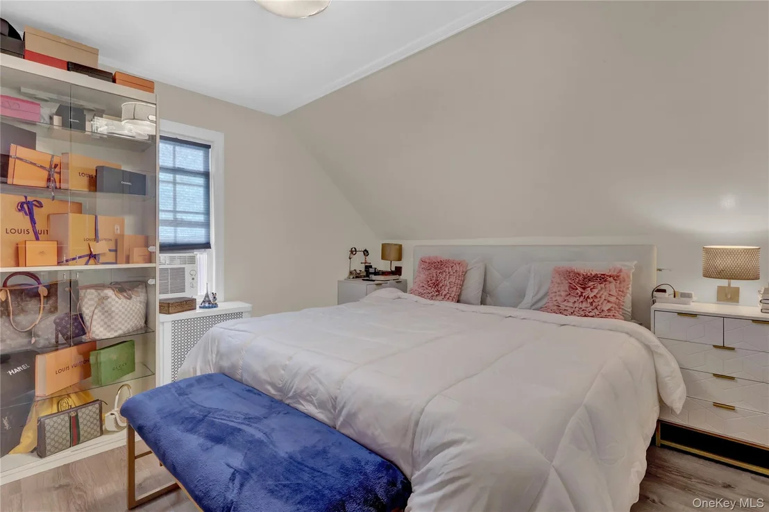 Photo of 48 Saint Marks Avenue