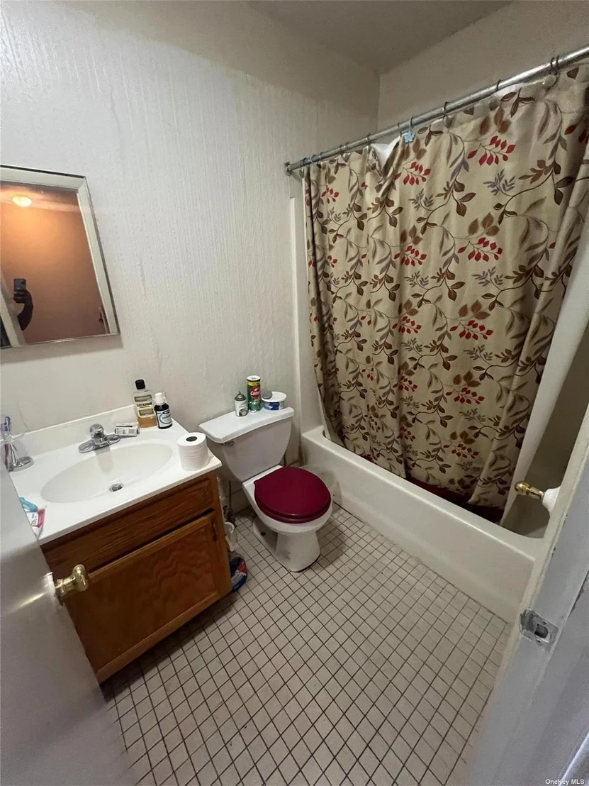 Photo of 1825 Linden Boulevard