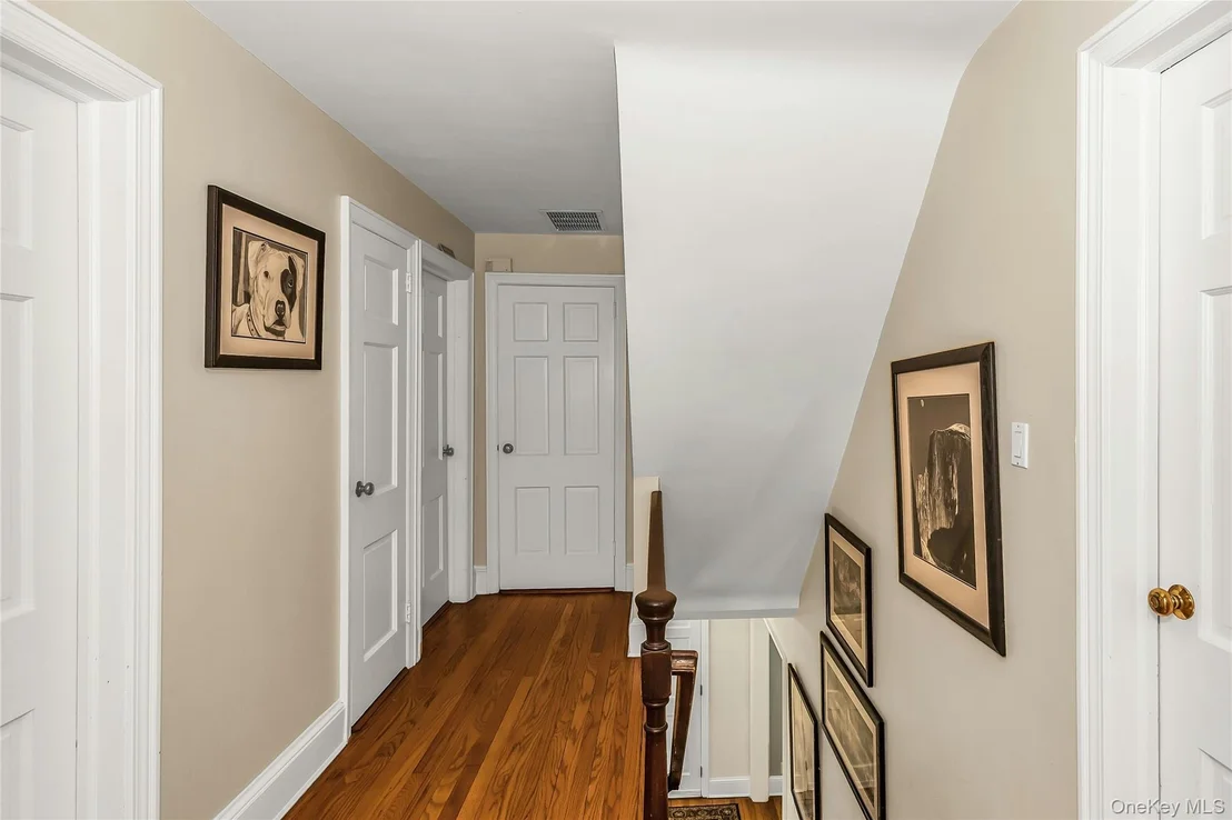 Photo of 7 River Road