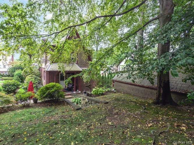 Photo of 6 4th Road