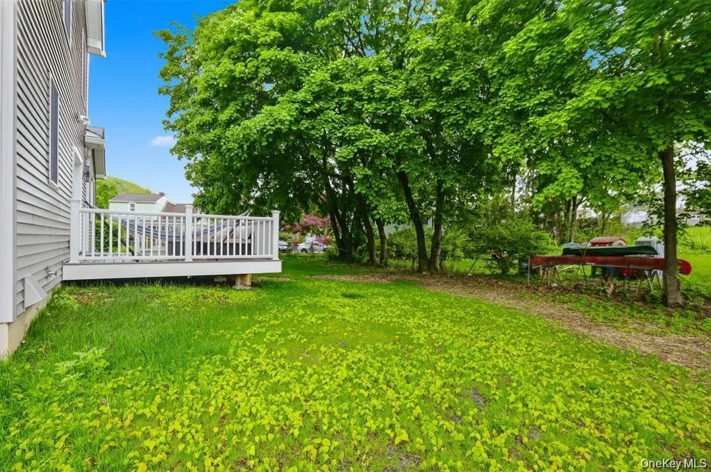 Photo of 33 Howland Avenue