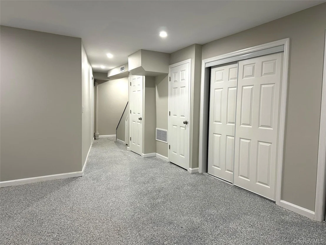 Photo of 33 Roanoke Avenue