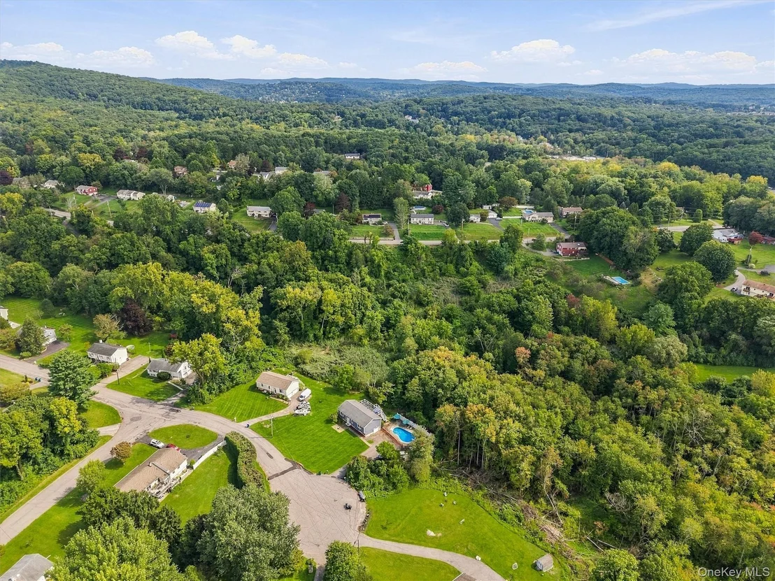 Photo of 77 Robin Drive