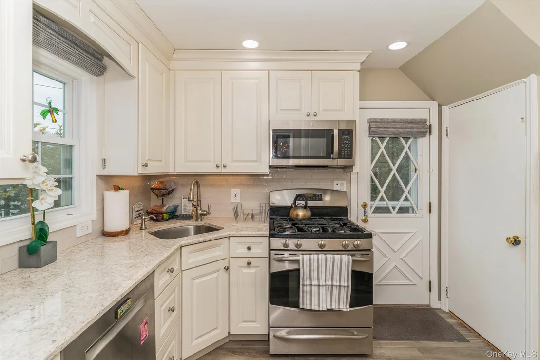Photo of 35 Roydon Drive N