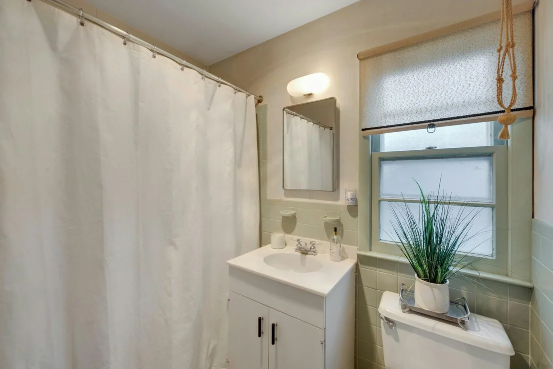 Photo of 180 N Hampton Drive