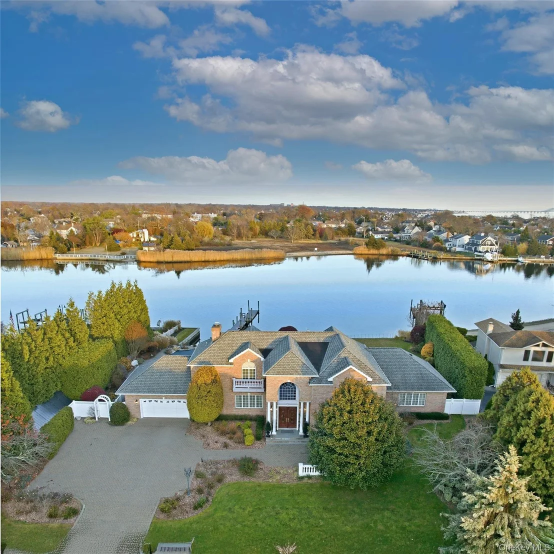 Photo of 165 Peninsula Drive