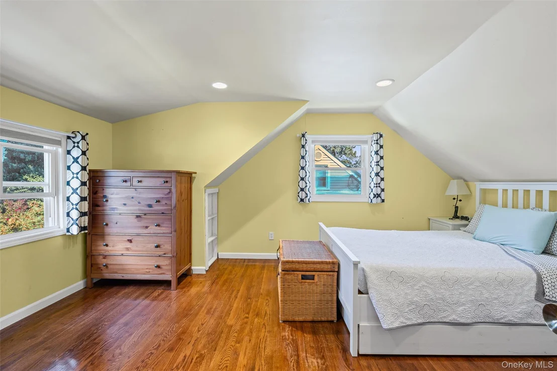 Photo of 10 Nassau Avenue