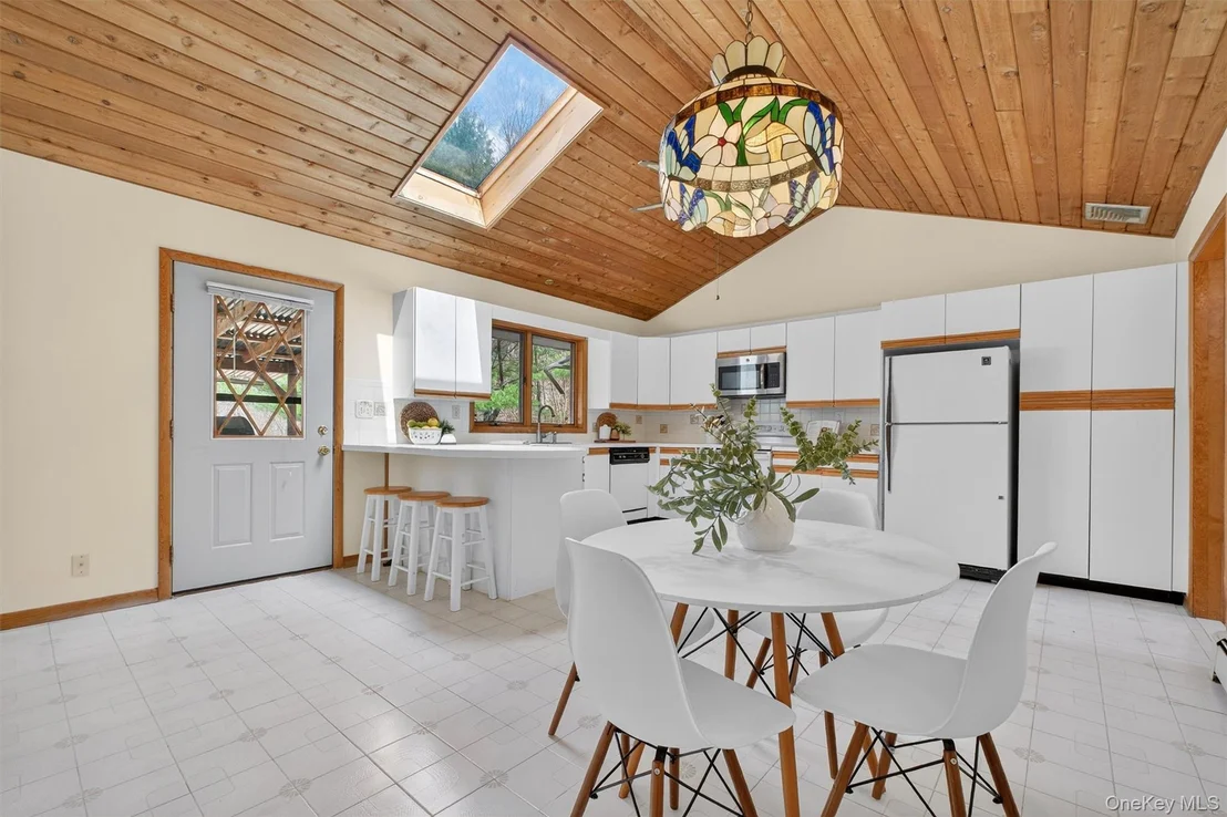 Photo of 31 Deer Ridge Road
