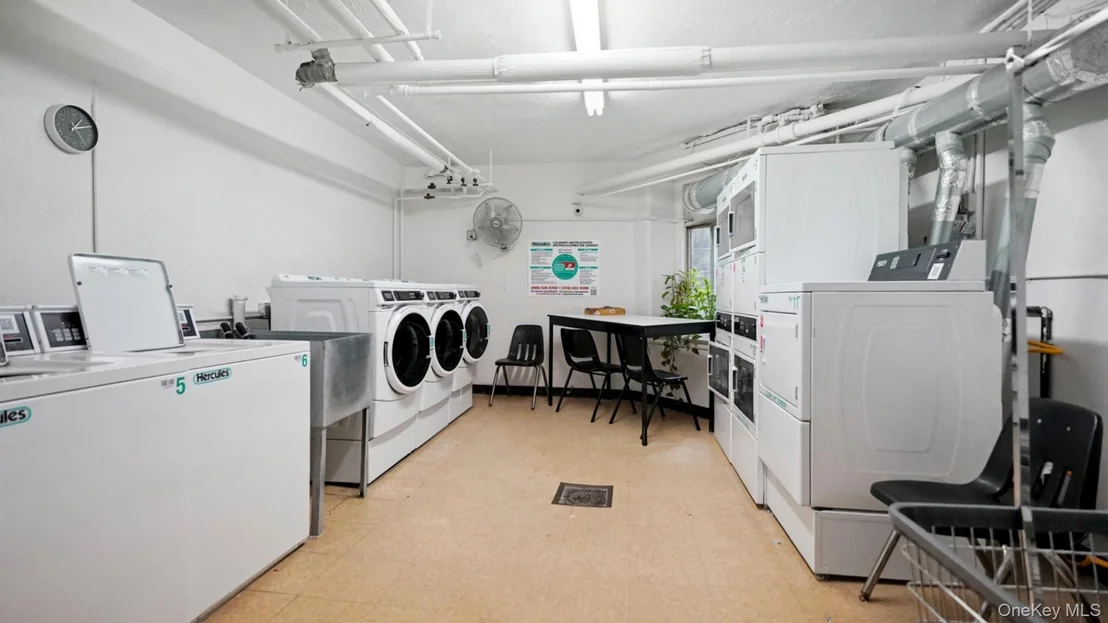 Photo of Unit 5D at 100 Parkway Road