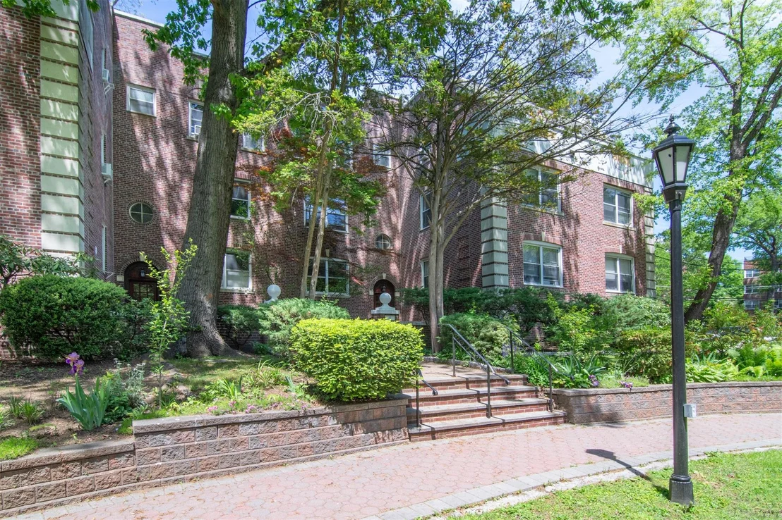 Photo of Unit 3D at 9 Sunnybrook Road