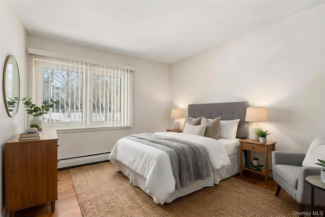 Photo of 890 Thompson Drive