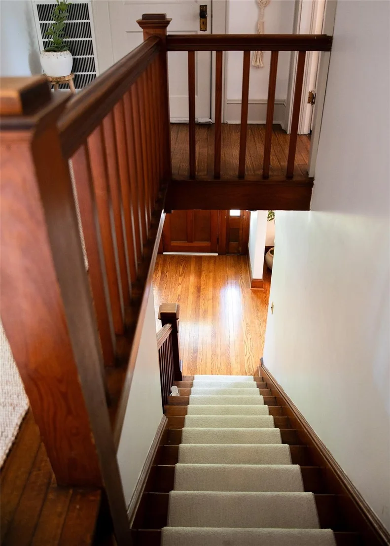 Photo of 222 Lakeside Road