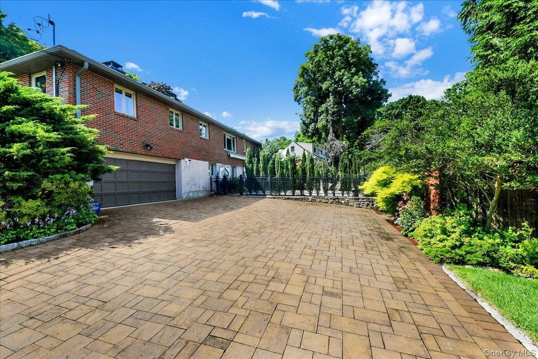 Photo of 236 Westlake Drive