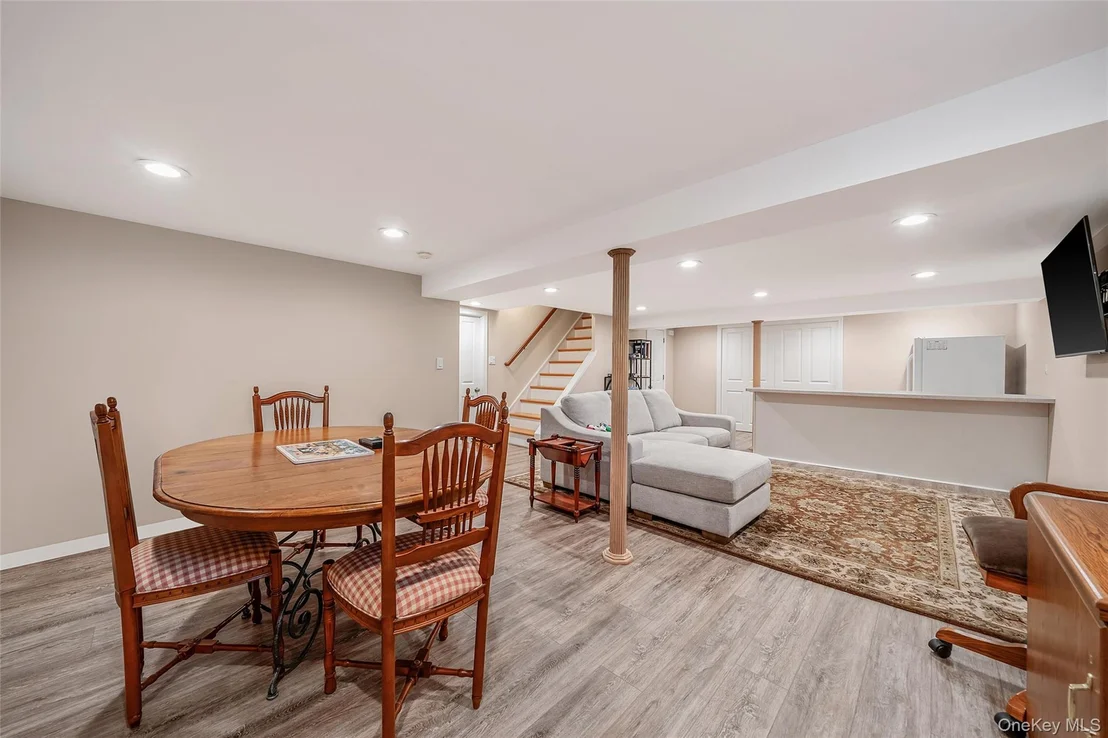 Photo of 15 Evergreen Lane