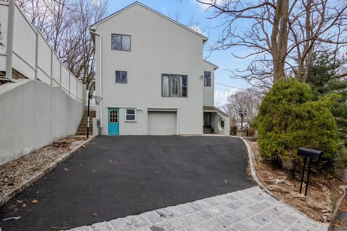 Photo of 94 Abbott Drive