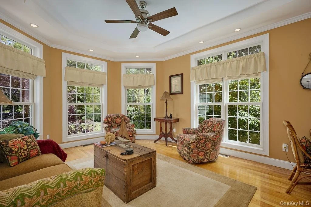 Photo of 90 River Road