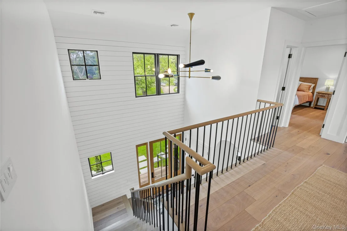 Photo of 405 Williamsburgh Drive