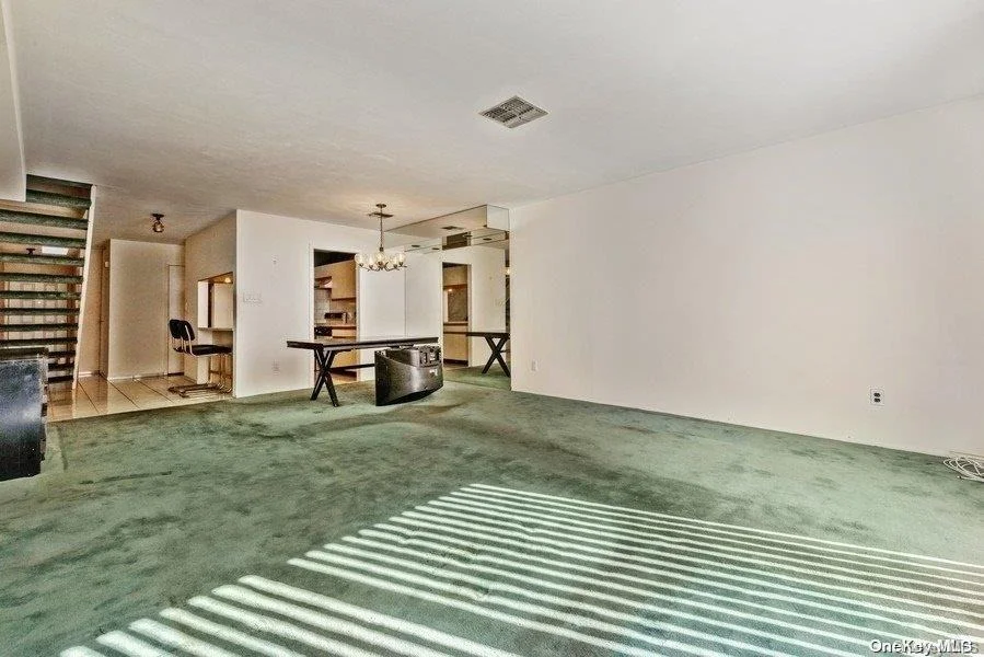 Photo of Unit 709 at 2355 Pershing Boulevard