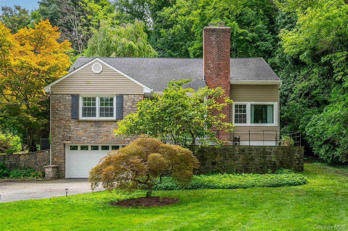 Photo of 1108 Post Road