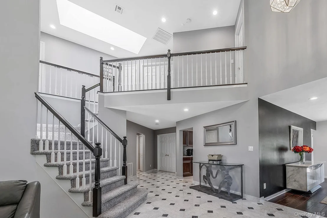 Photo of 86 Hamlet Drive