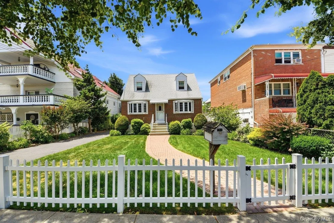 Photo of 195 Graff Avenue