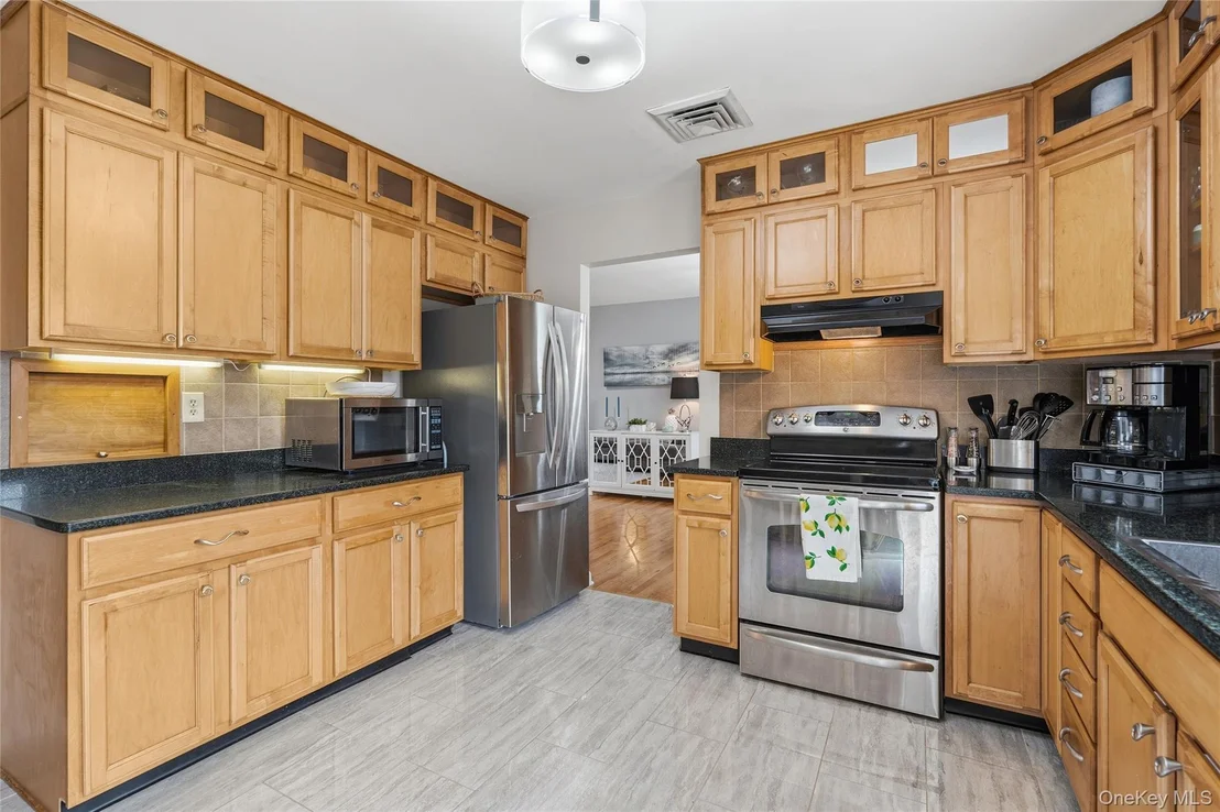 Photo of 101 Edgehill Drive