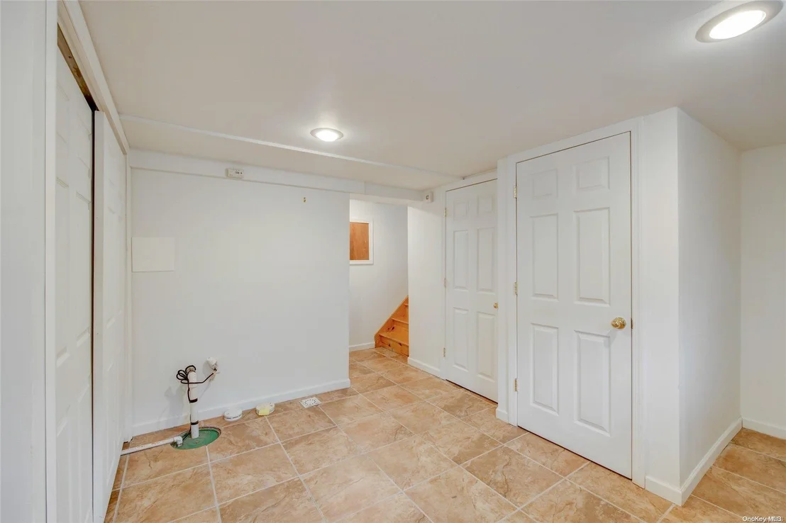 Photo of 974 Middle Bay Drive