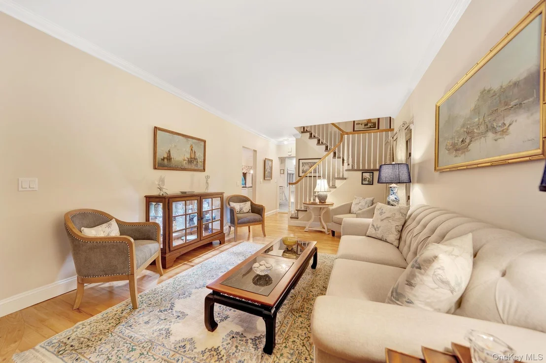 Photo of 2660 Riverside Drive