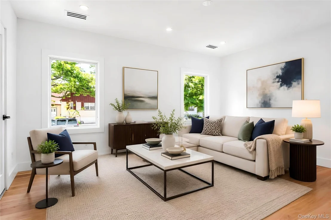 Photo of 934 Eileen Terrace