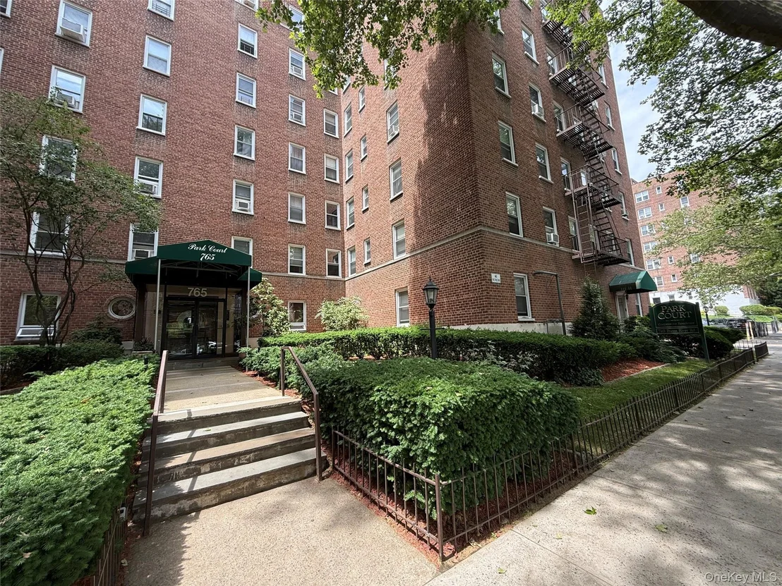 Photo of Unit 3F at 765 Bronx River