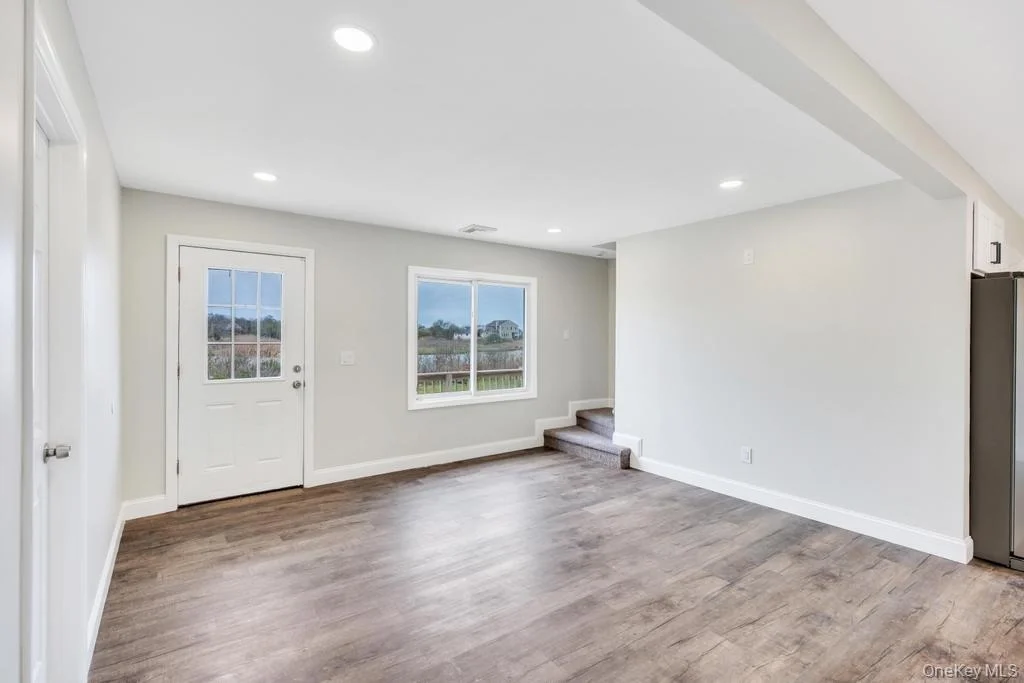 Photo of 446 Riviera Drive